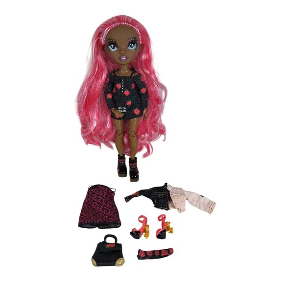 Rainbow High Daria Roselyn Doll Series 3 Original Clothing Pink Hair 11 PCS MGA - Picture 1 of 10